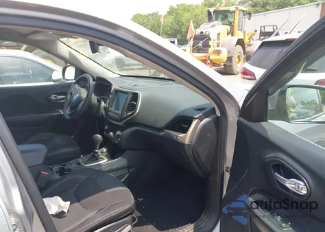 2016 Jeep Cherokee Latitude из США, поврежденный, VIN 1C4PJMCS5GW299959